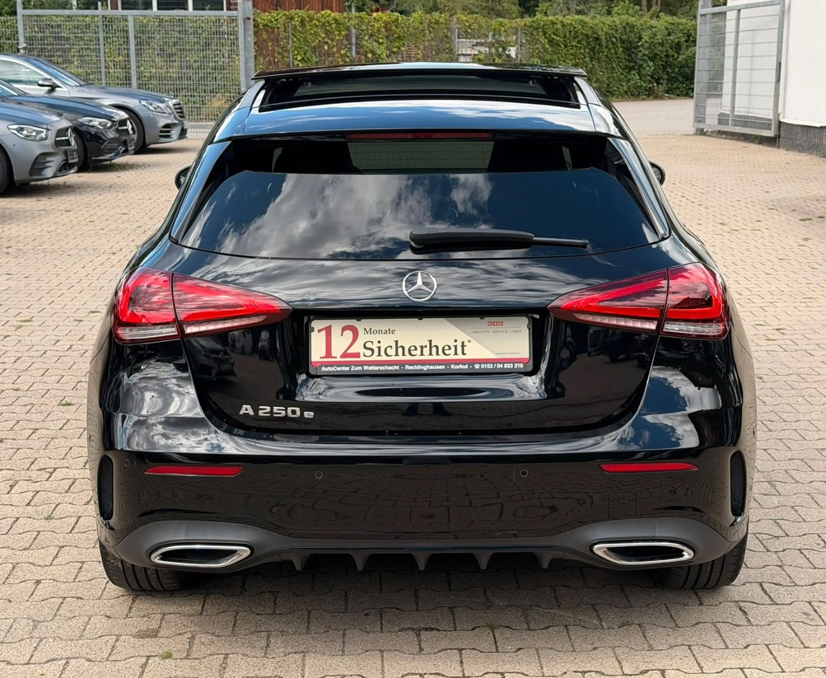 Mercedes-Benz A 250 e AMG LINE 8G-DCT-PANODACH-WIDESCREEN-LED- — photo 12