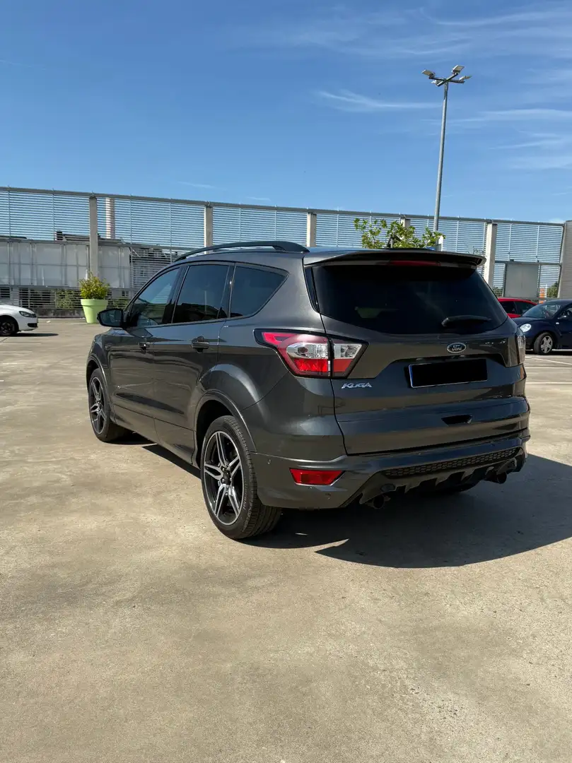 Ford Kuga Ford Kuga ST-line 2.0 TDCi 4x4 TDCI. Aut. ST-Line Grau - 2