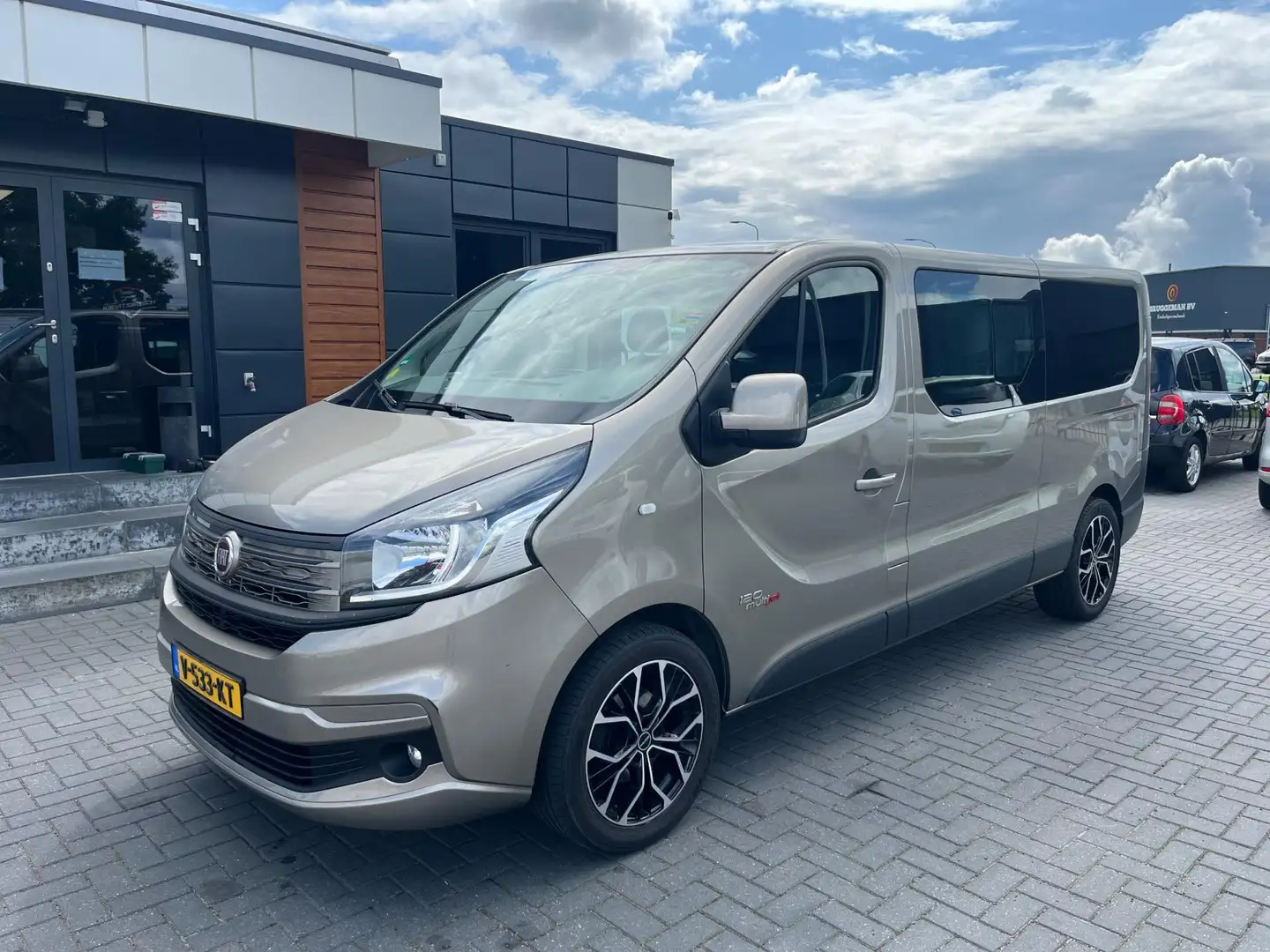 Fiat Talento 1.6 MJ L2 Dubbelcabine 2016 120 Pk Navi Apk 7-2026 Brązowy - 1