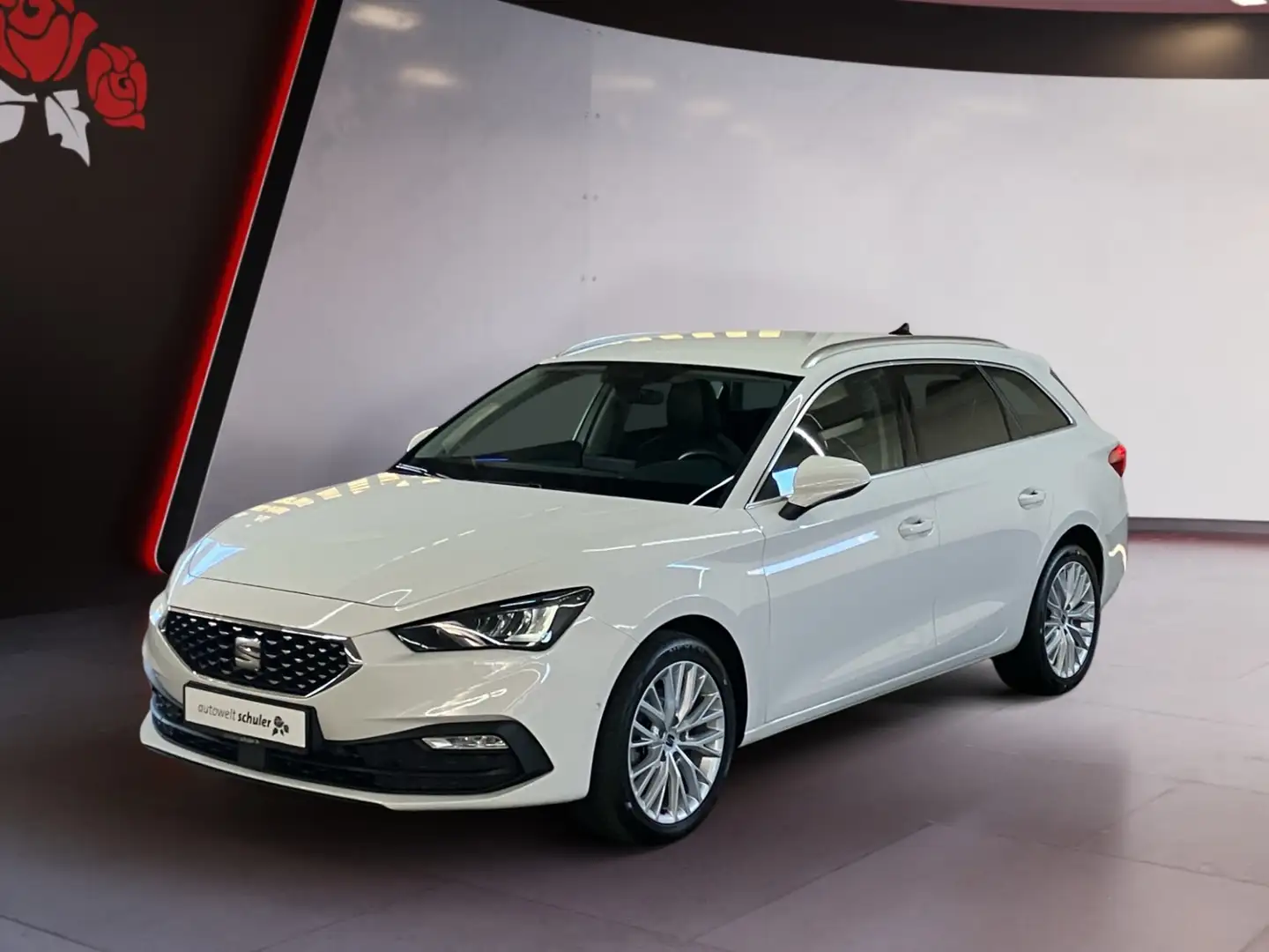 SEAT Leon ST 1.5 eTSI DSG Xcellence LED Navi PDC Weiß - 2