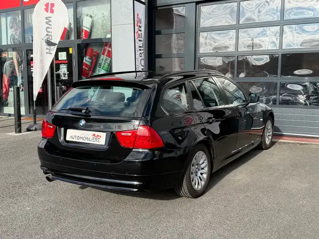 BMW 3 Series view 5