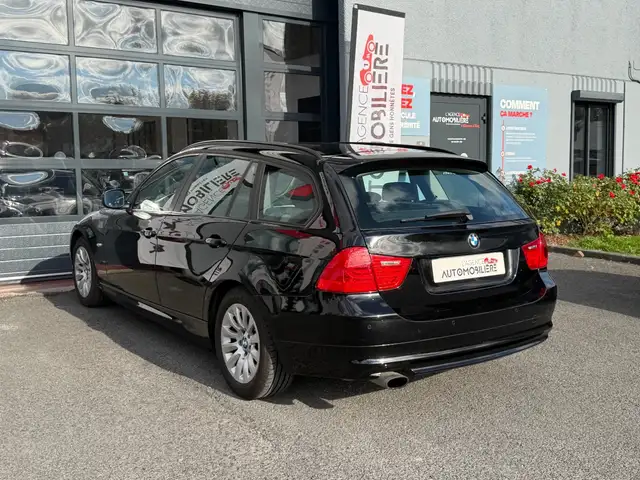 BMW 3 Series view 4