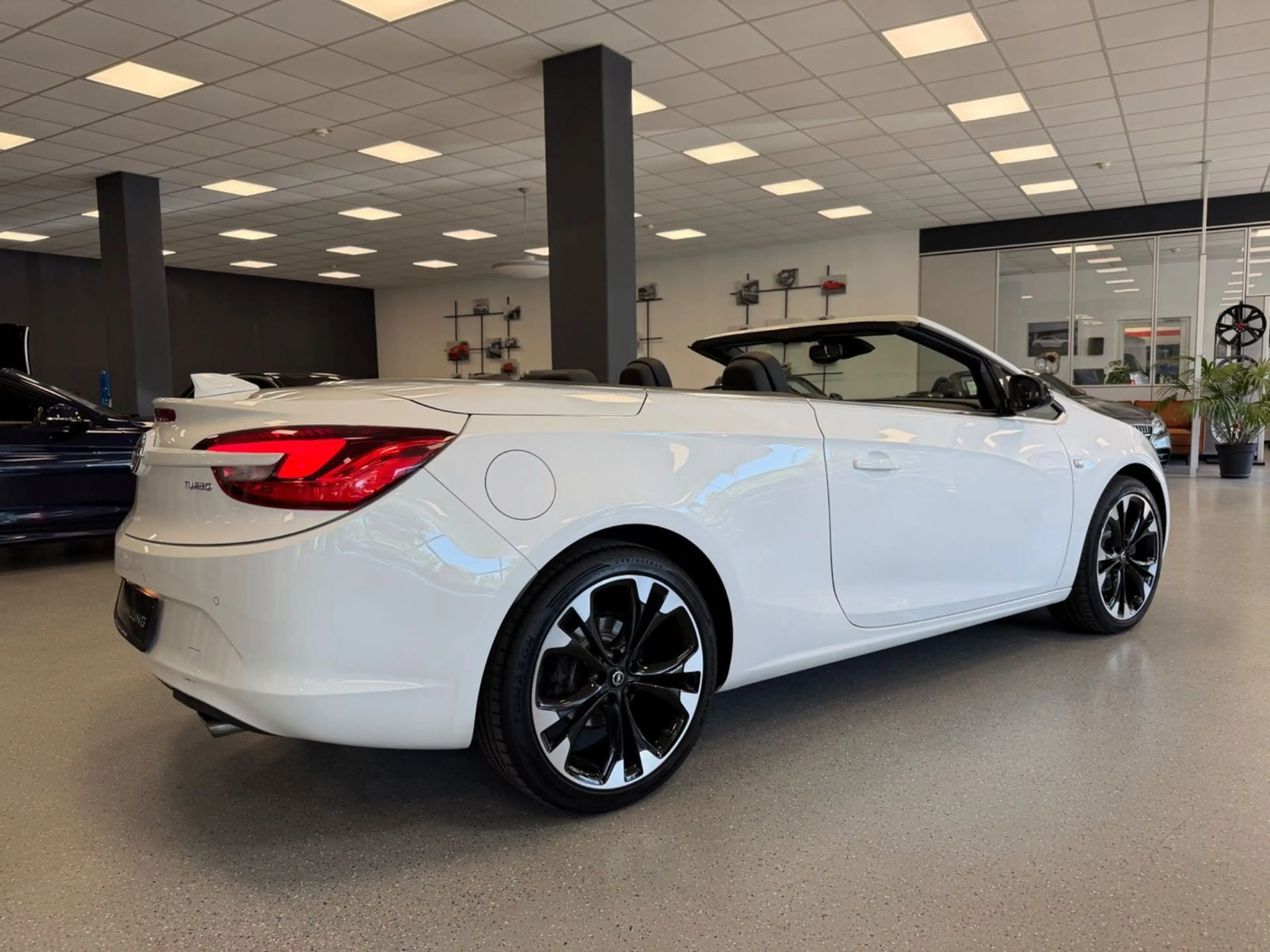 Opel Cascada Innovation|Navi|Leder|Kamera|20"LM|Sheft — photo 10