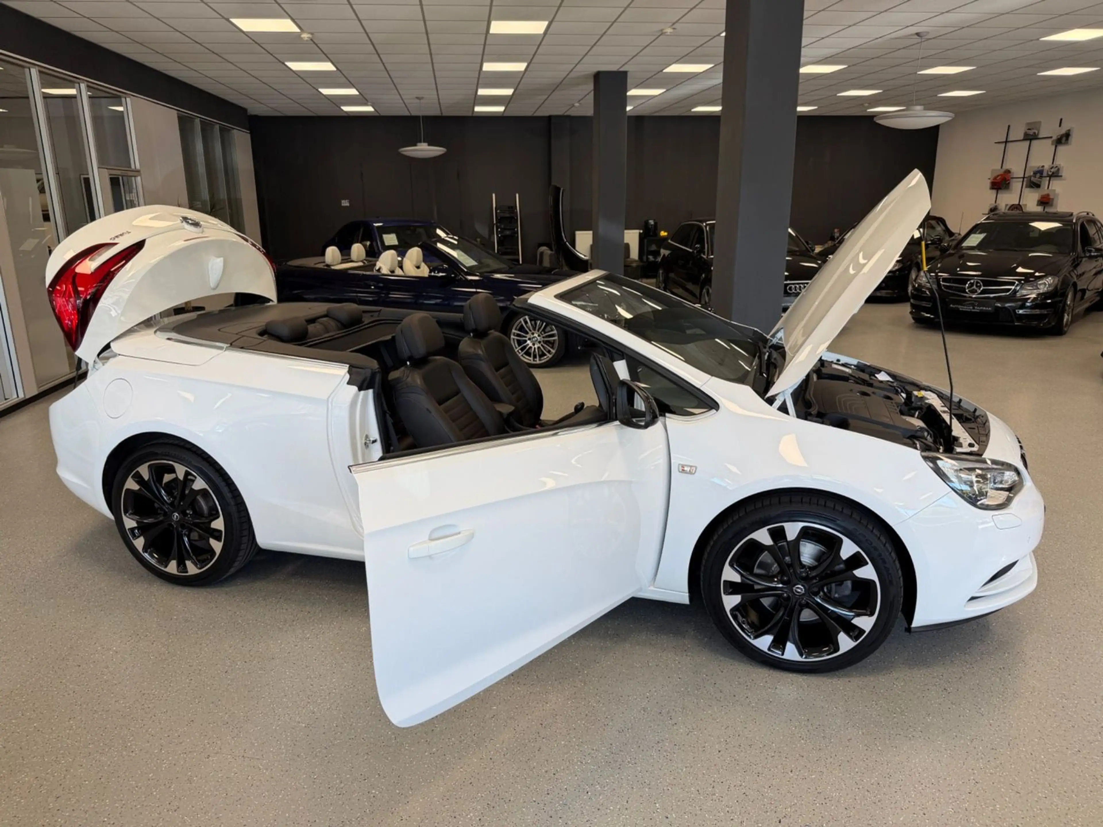 Opel Cascada Innovation|Navi|Leder|Kamera|20"LM|Sheft — photo 3