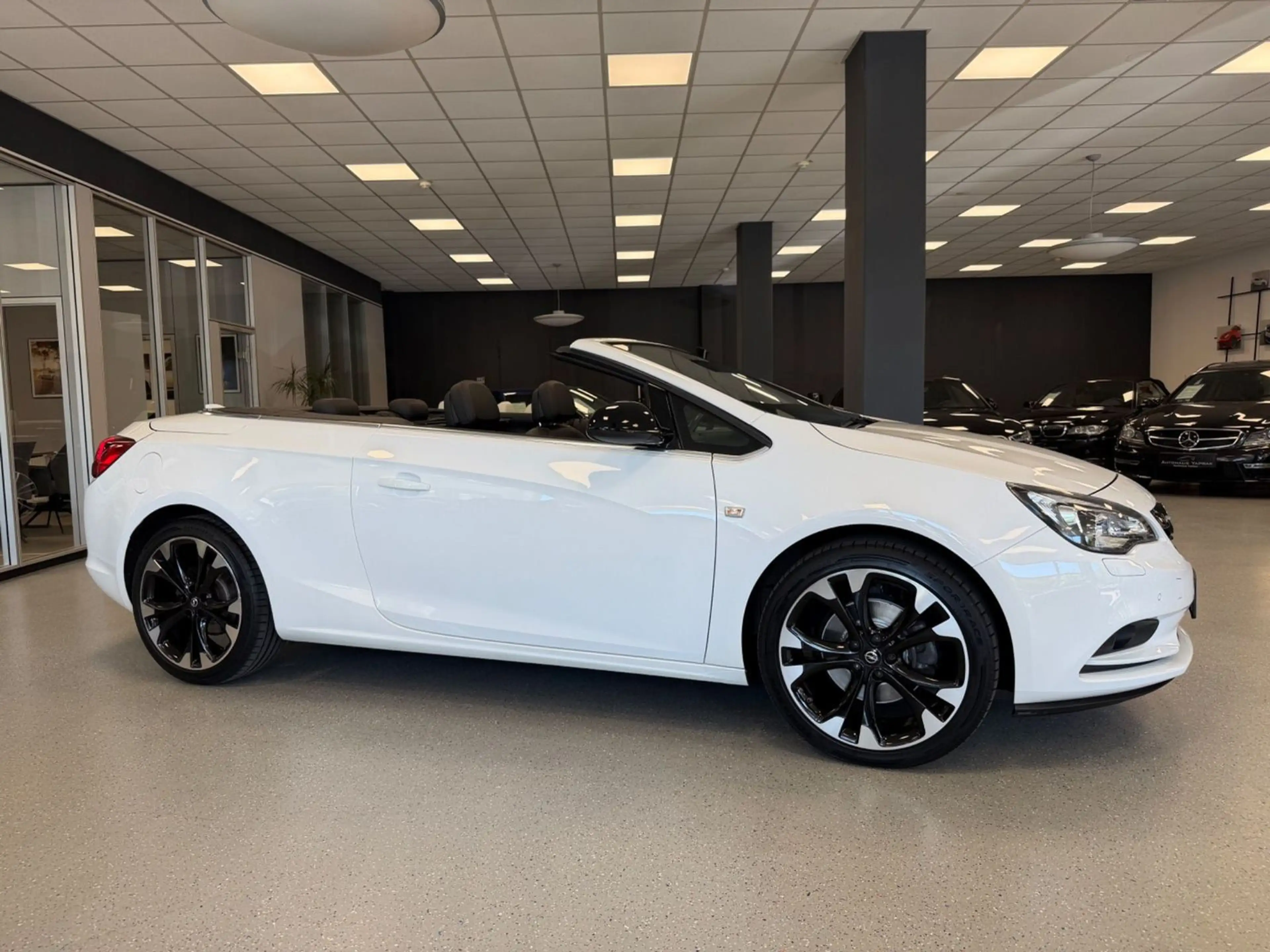 Opel Cascada Innovation|Navi|Leder|Kamera|20"LM|Sheft — photo 9