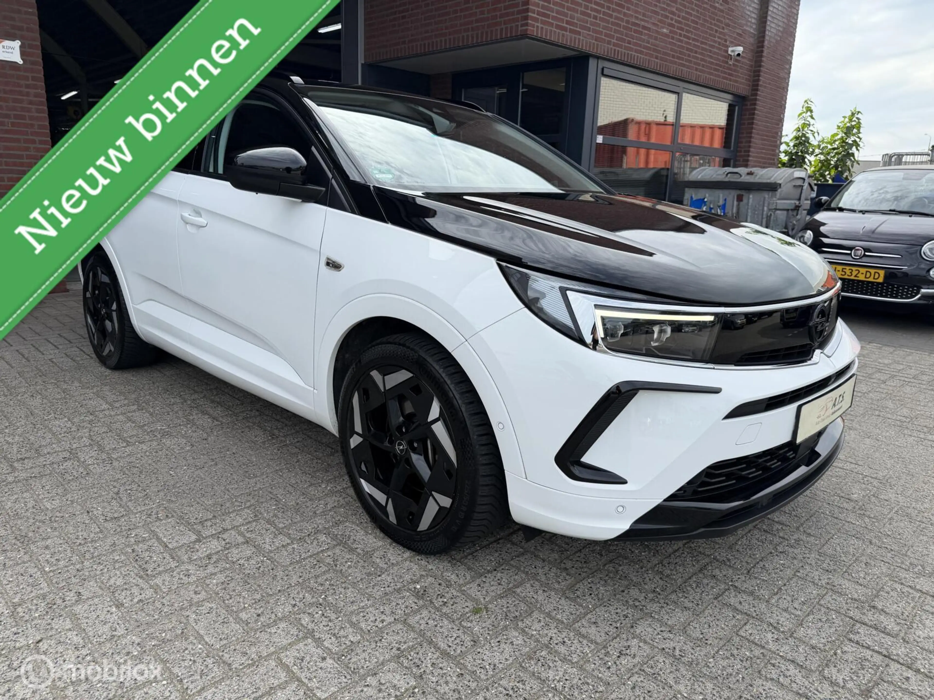 Opel Grandland 1.6 Turbo Plug-In Hybrid 4x4 GSe 300PK — photo 3