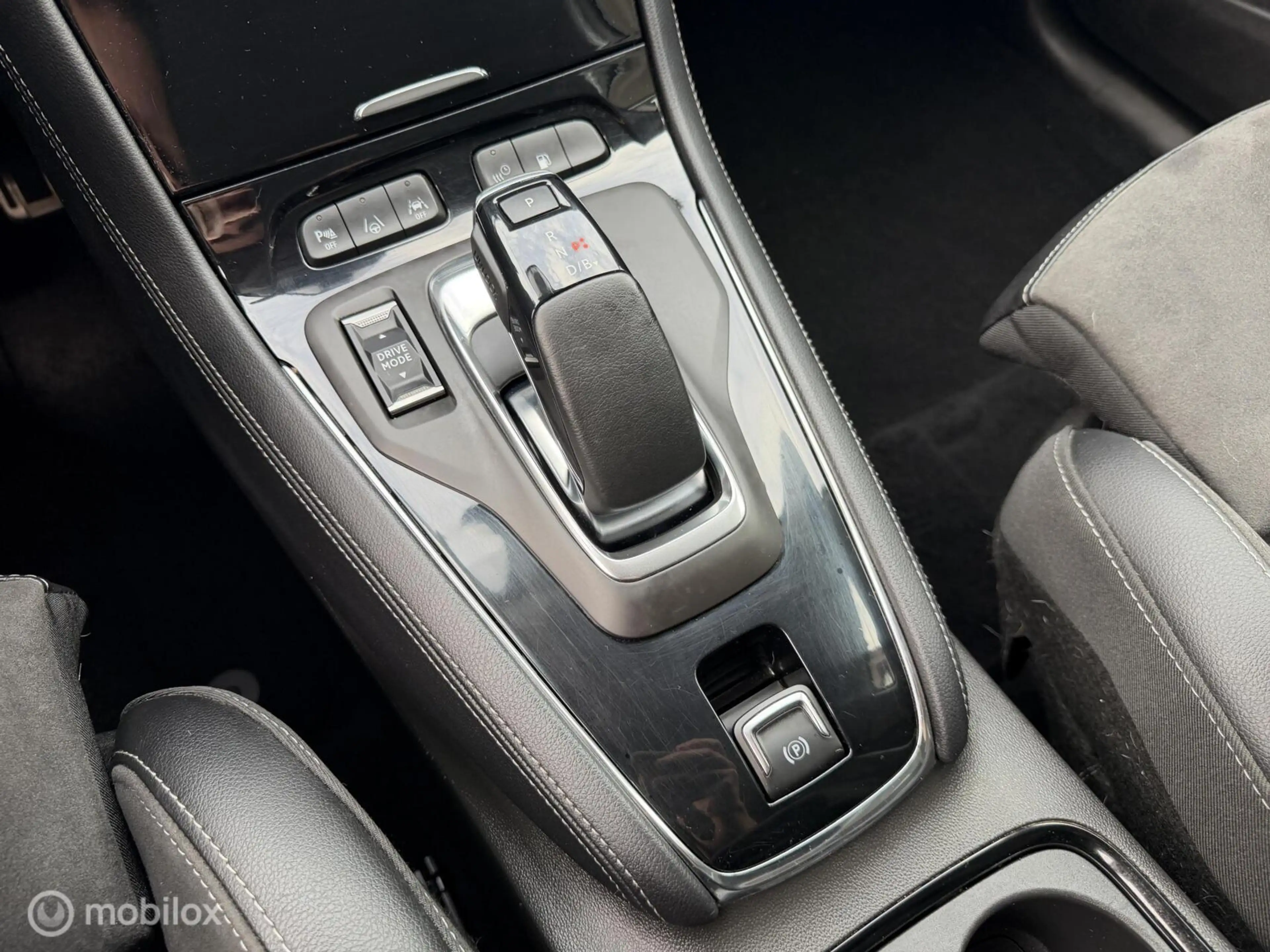 Opel Grandland 1.6 Turbo Plug-In Hybrid 4x4 GSe 300PK — photo 16