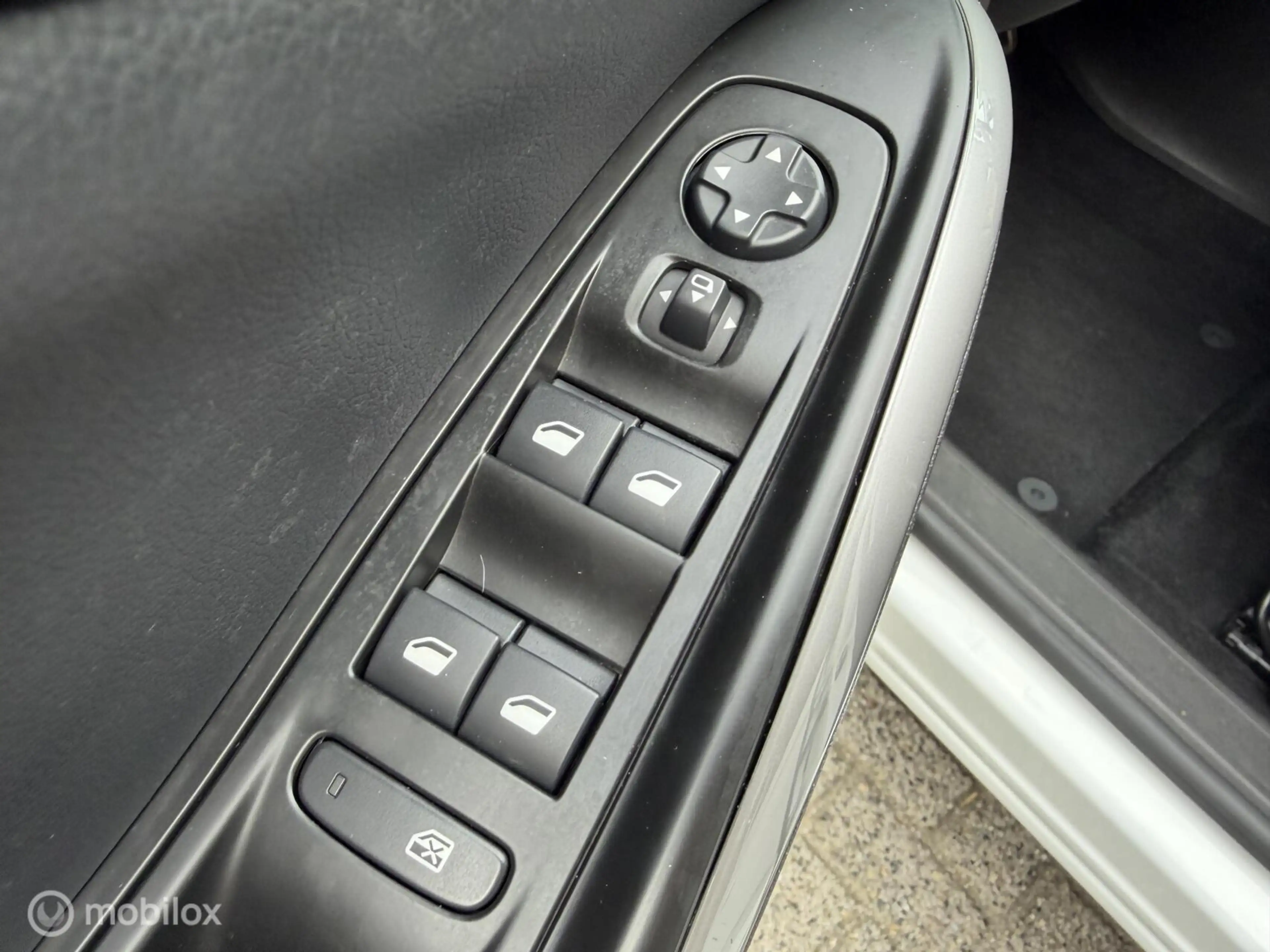 Opel Grandland 1.6 Turbo Plug-In Hybrid 4x4 GSe 300PK — photo 23