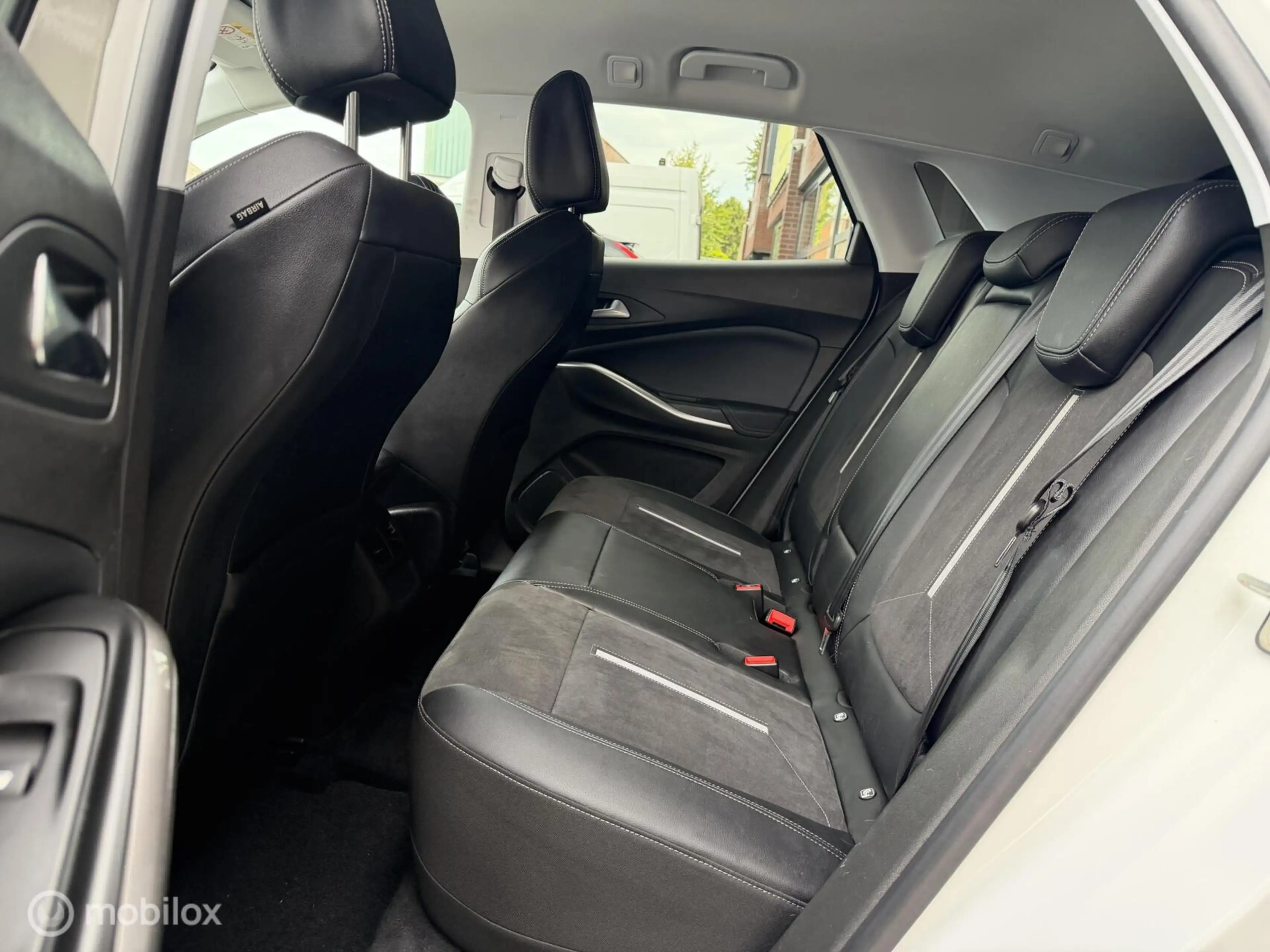 Opel Grandland 1.6 Turbo Plug-In Hybrid 4x4 GSe 300PK — photo 11