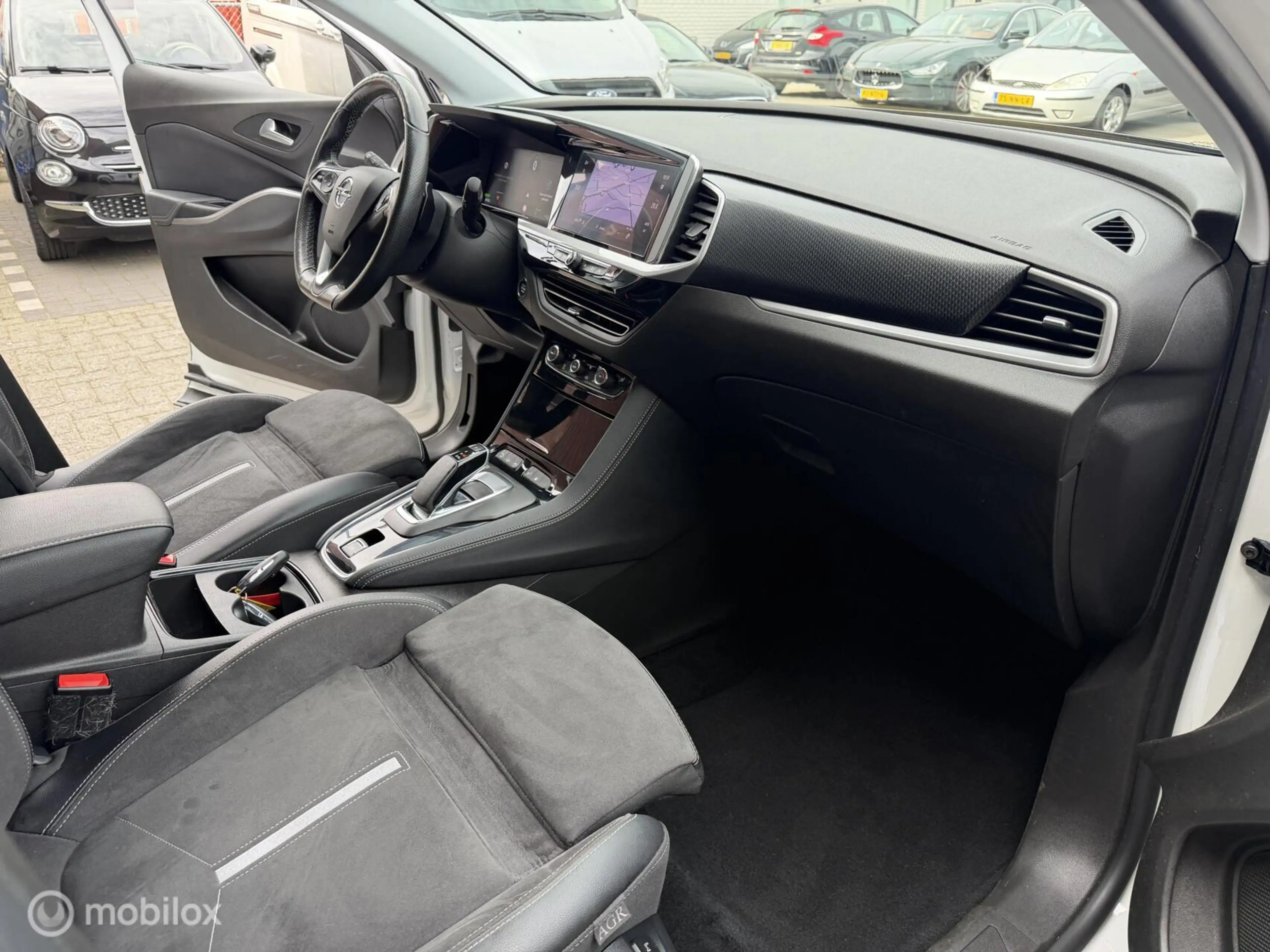 Opel Grandland 1.6 Turbo Plug-In Hybrid 4x4 GSe 300PK — photo 10