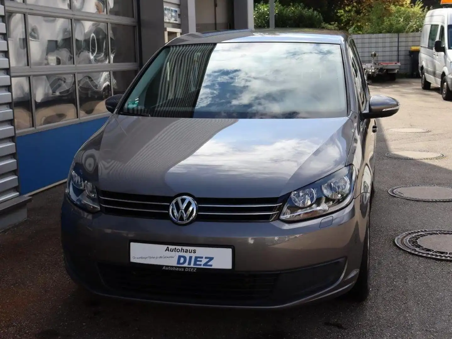 Volkswagen Touran Trendline BMT Grau - 1