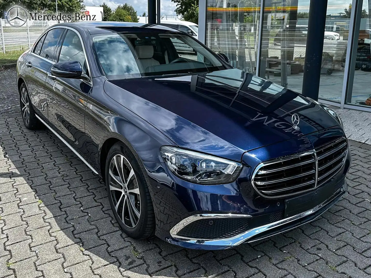Mercedes-Benz E 220 d Limousine RüKam+MBUX+Totwink+Keyless-GO Azul - 2