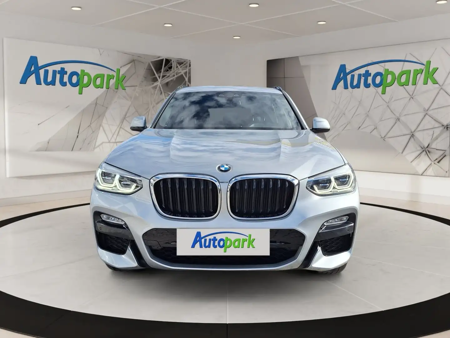 BMW X3 xDrive 20d M Sport Grijs - 2