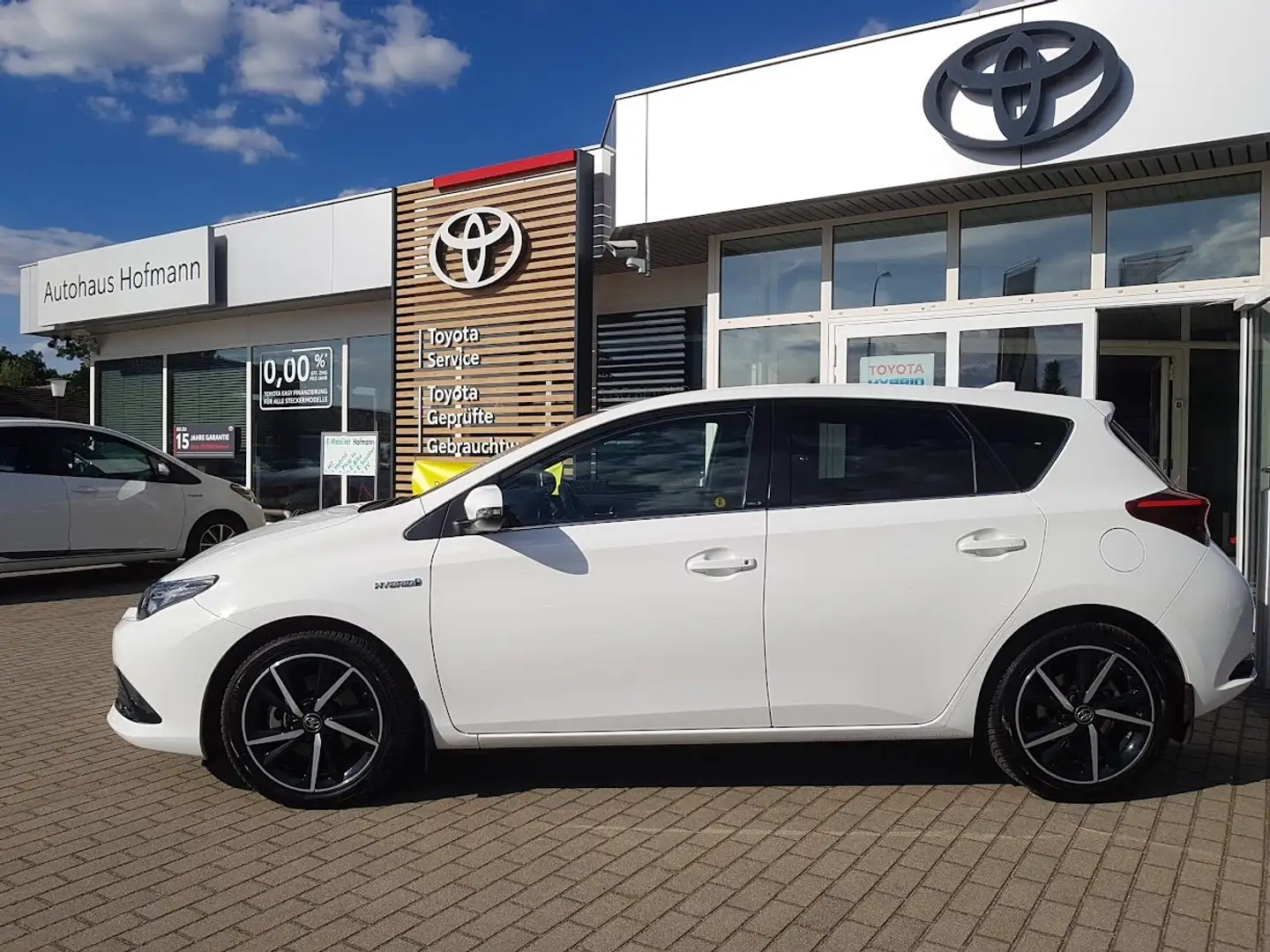 Toyota Auris Hybrid - Edition-S+  mit Bearlock-System Белый - 2