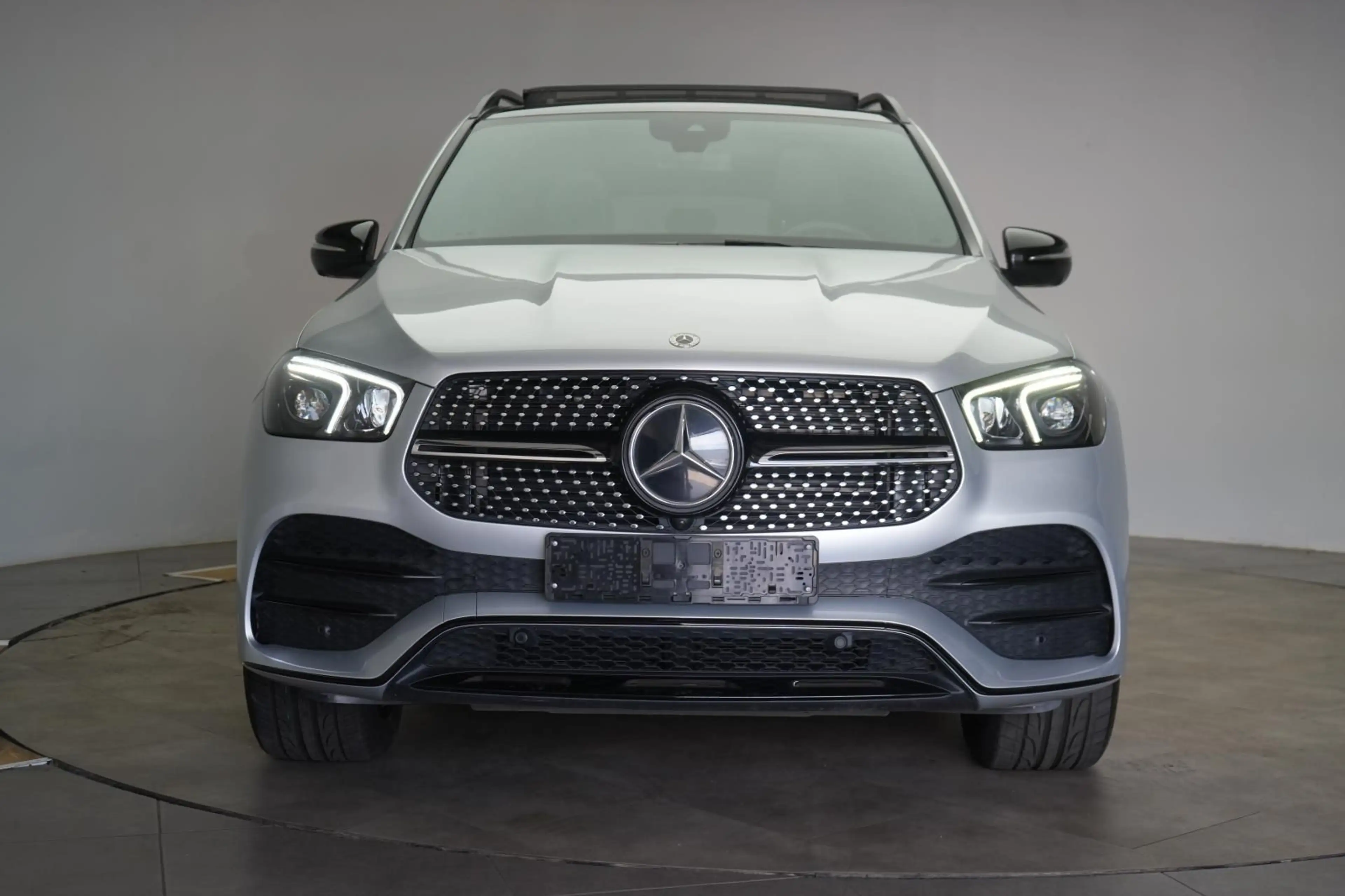Mercedes-Benz GLE 350 de 4Matic AMG Leder/Temp/Burmester/Pano/ — photo 2