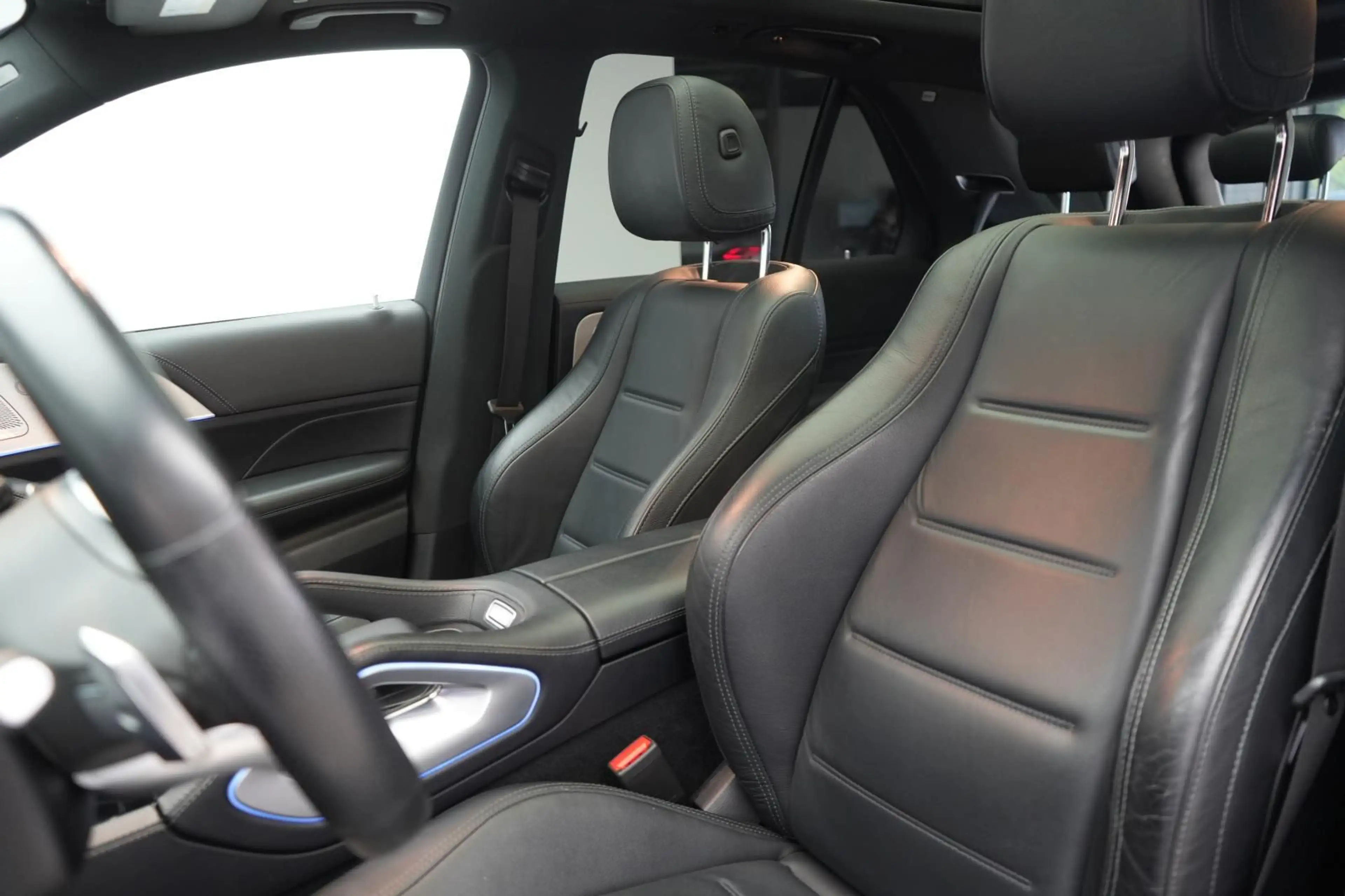 Mercedes-Benz GLE 350 de 4Matic AMG Leder/Temp/Burmester/Pano/ — photo 11