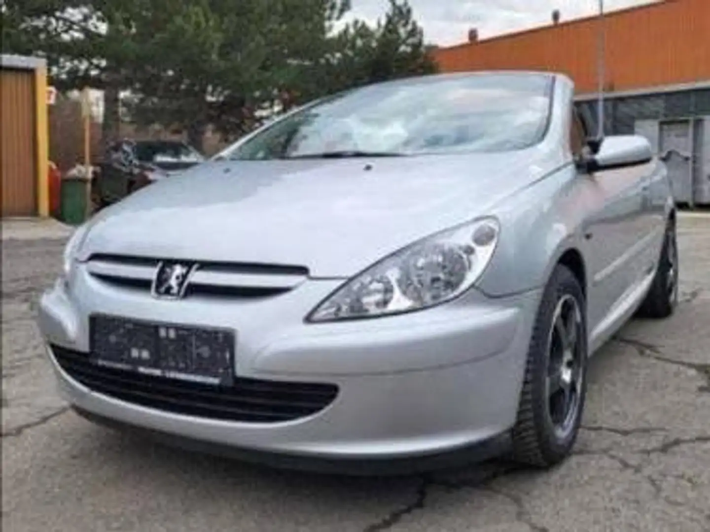 Peugeot 307 307 CC 2,0 16V Silber - 1