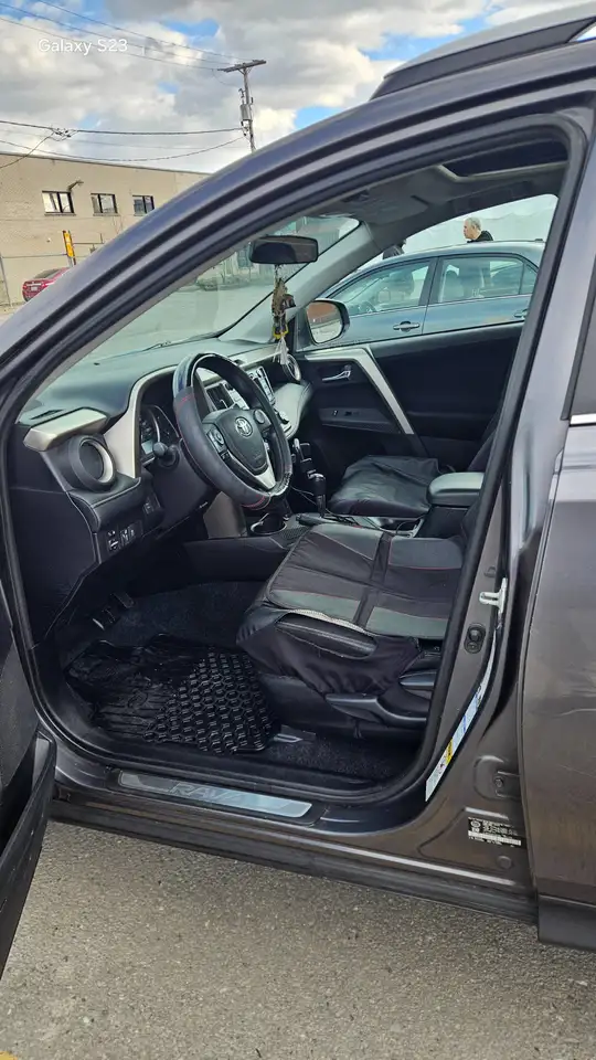 Toyota RAV 4 снимка Toyota RAV 4
