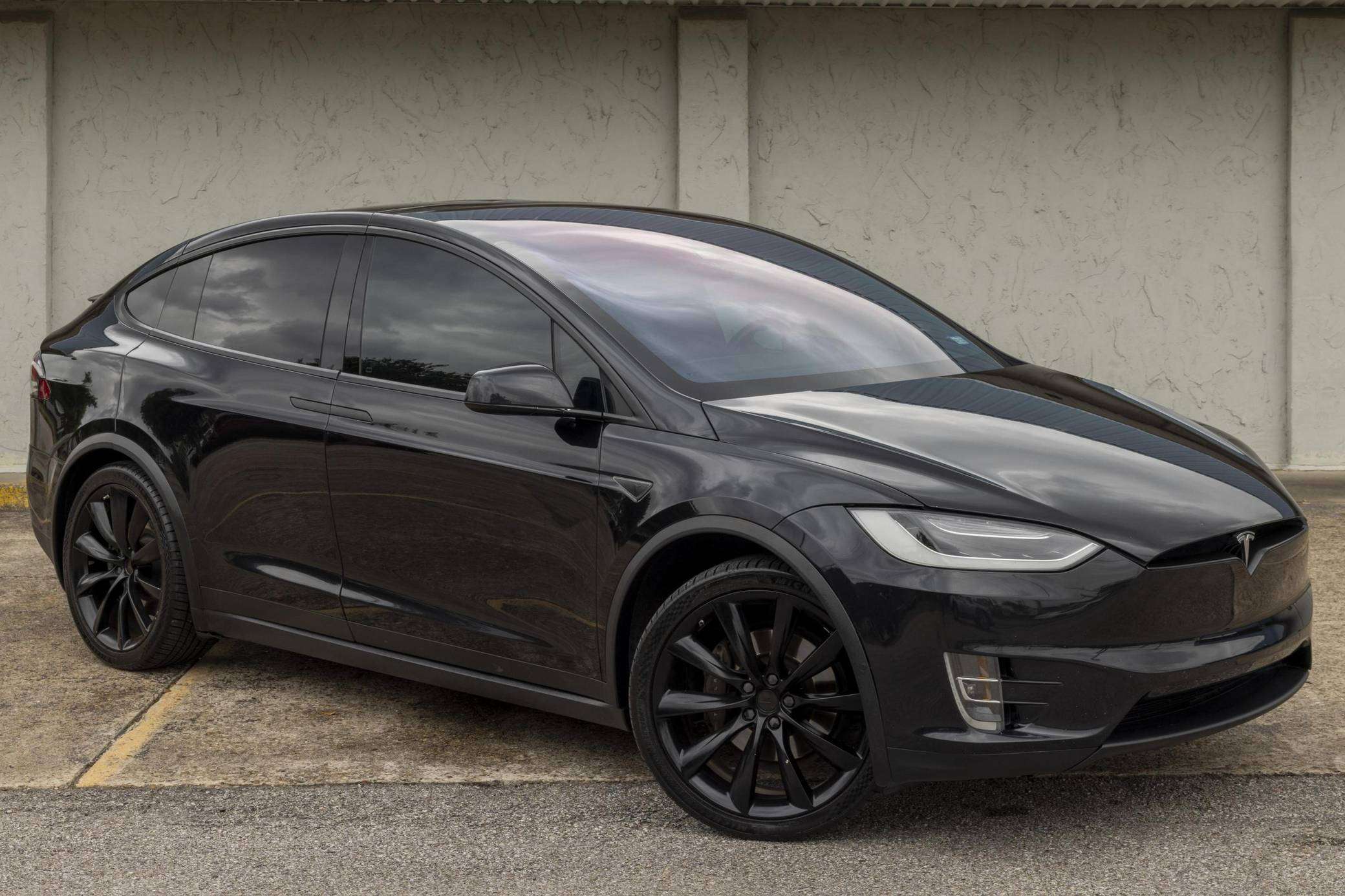 2016 Tesla Model X X 90D alt 4