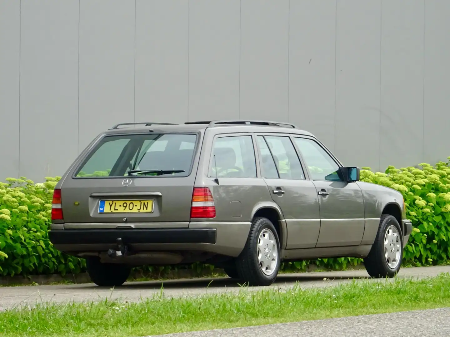 Mercedes-Benz 500 200-500 (W124) Combi 230 TE AUT / Airco 7-Pers Bej - 2
