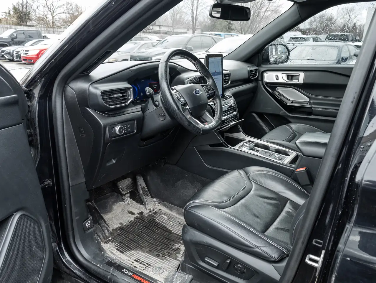 Ford Explorer снимка Ford Explorer
