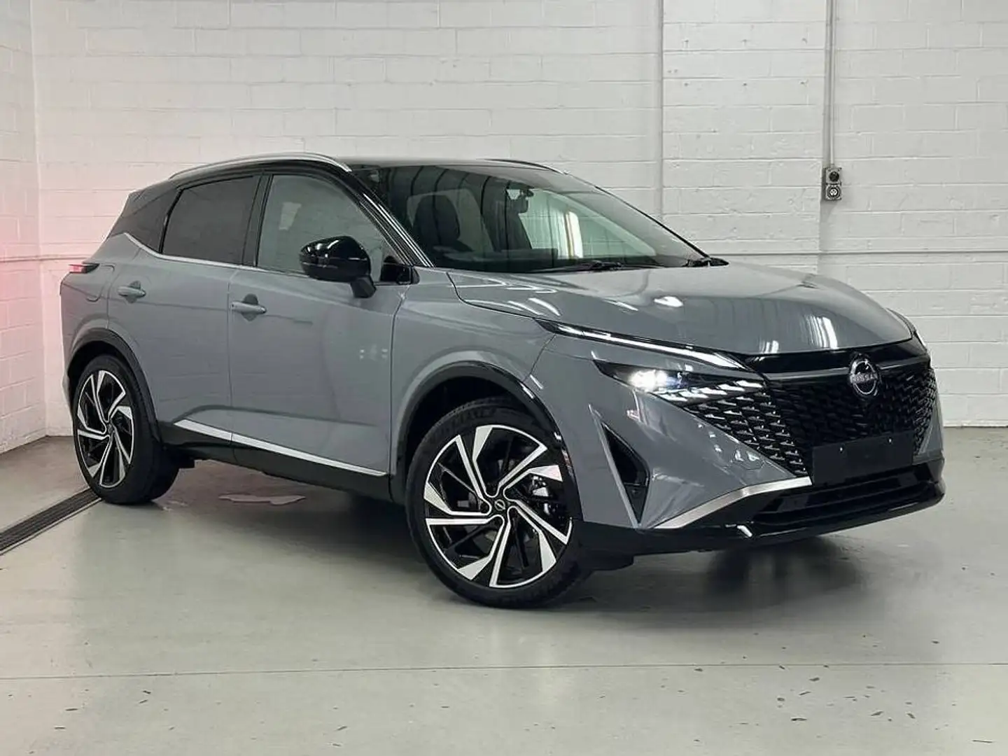 Nissan Qashqai 1,3 DIG-T Mild Hybrid Xtronic N-Connecta+ 158PS Grijs - 1