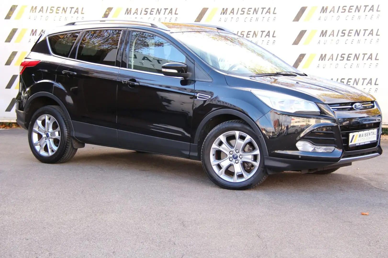 Ford Kuga Titanium|4WD|Klima|AHK|MFL|PDC|Keyless|Temp Zwart - 1