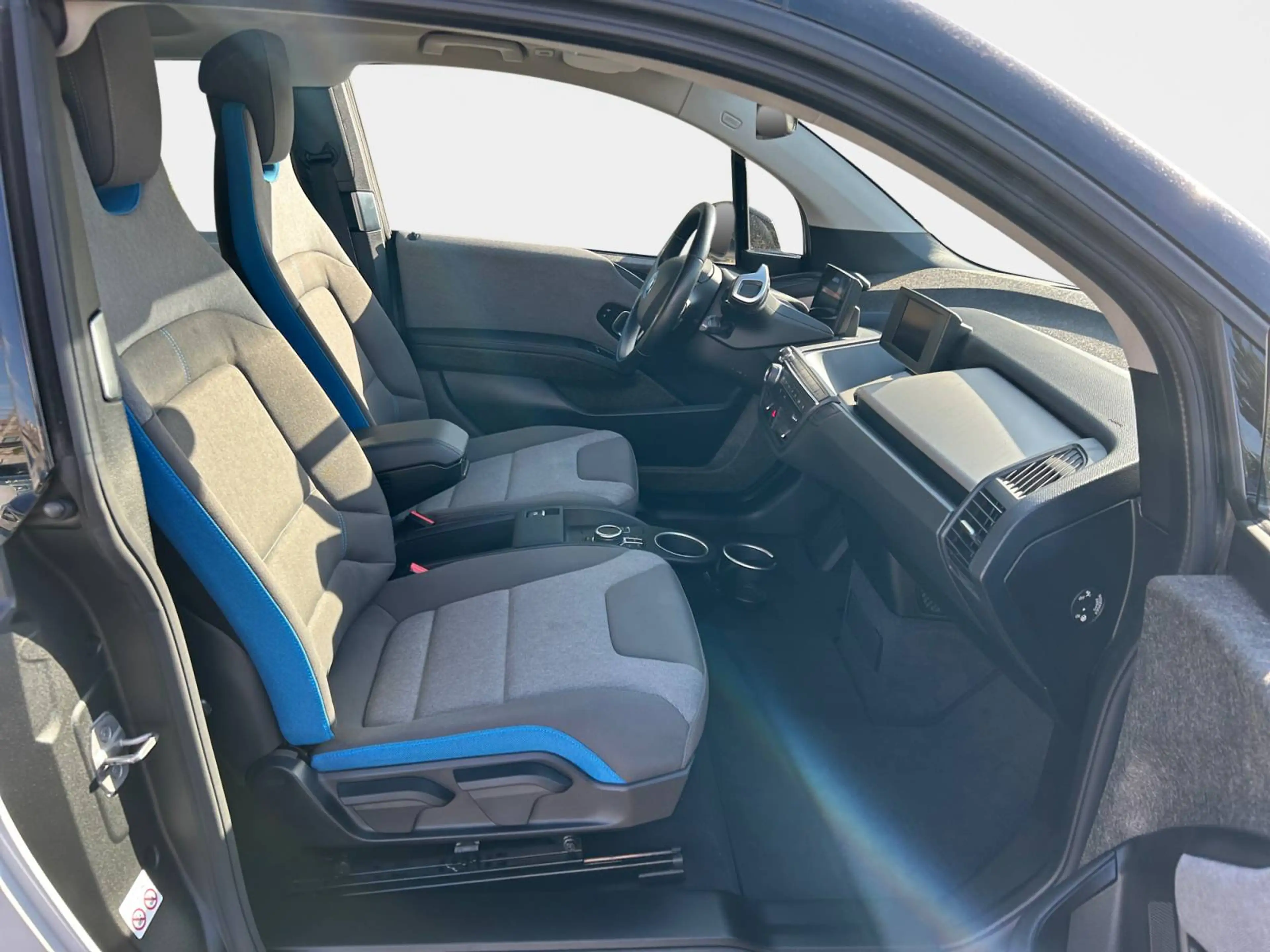 BMW i3 Basis — photo 15