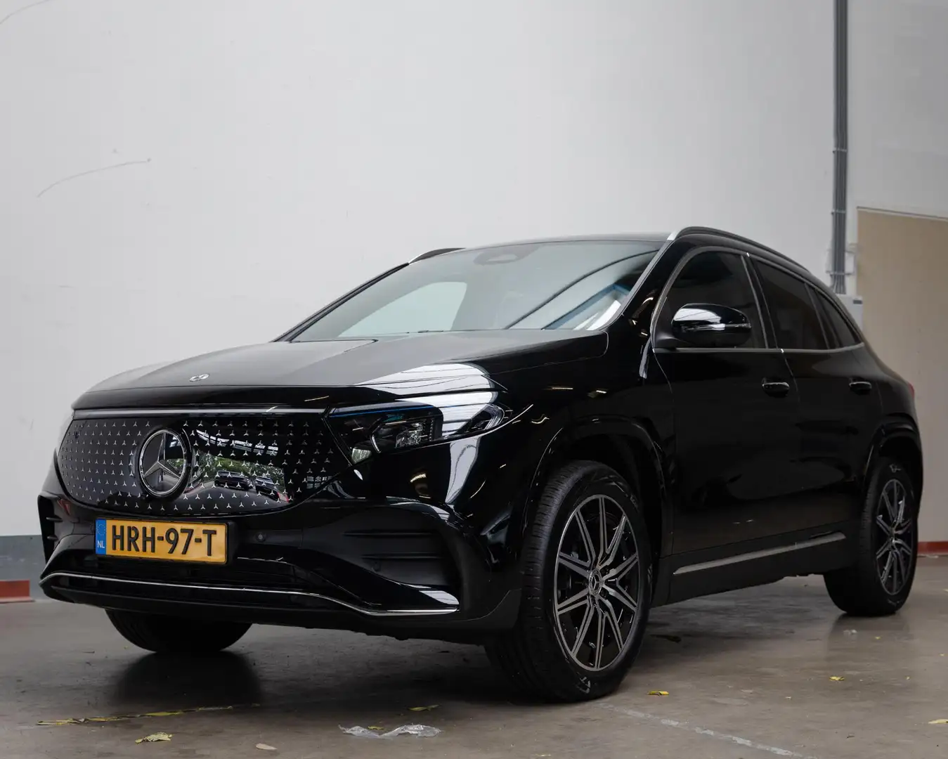 Mercedes-Benz EQA 250 250+ Business Solution AMG Negru - 1