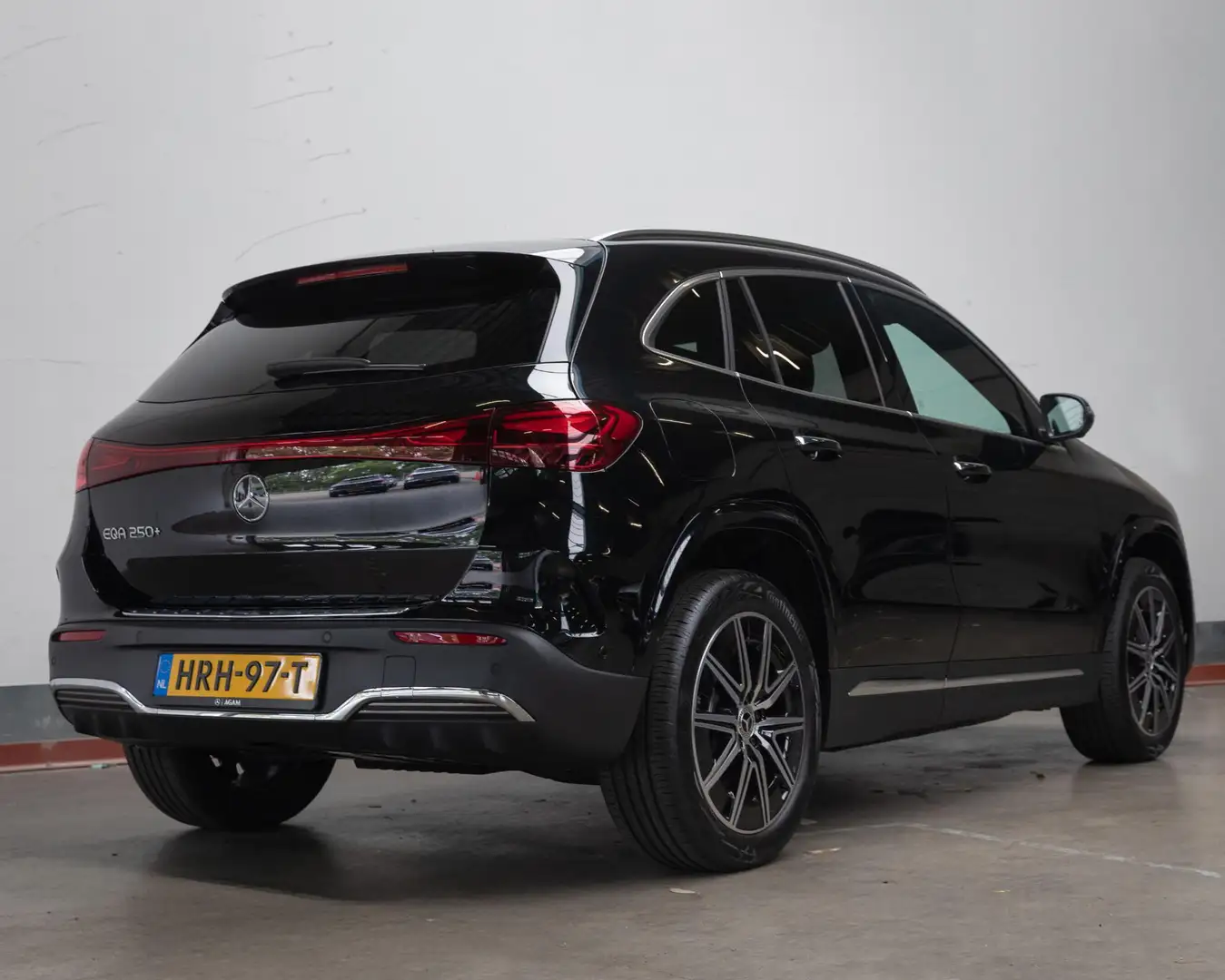 Mercedes-Benz EQA 250 250+ Business Solution AMG Negru - 2