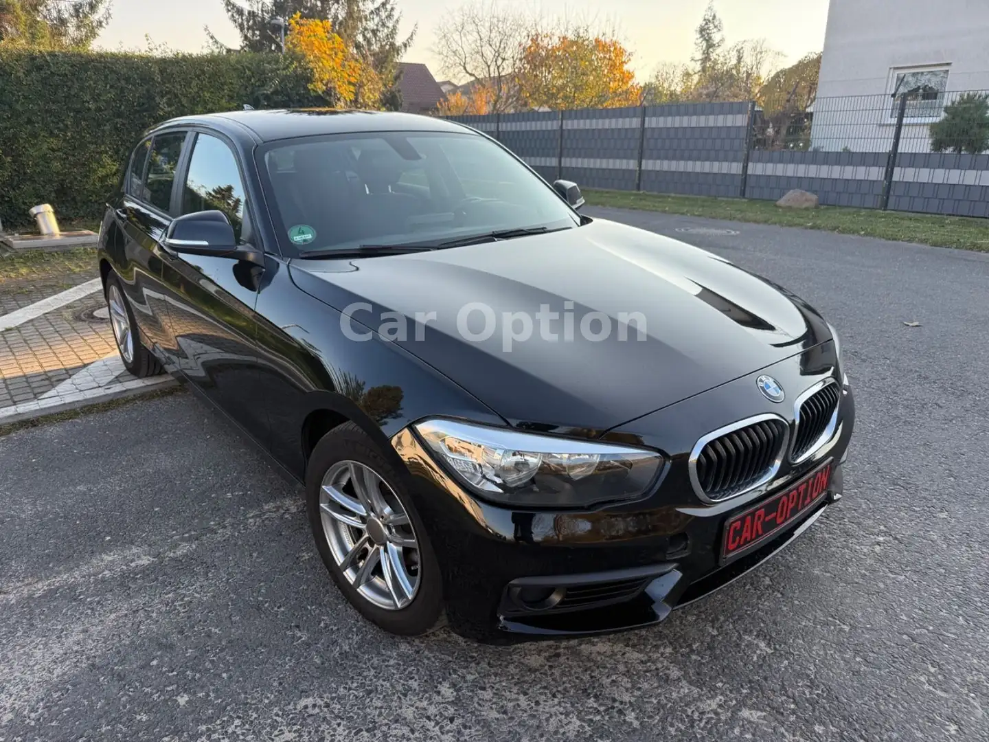 BMW 118 i Lim. 5-trg. Noir - 2