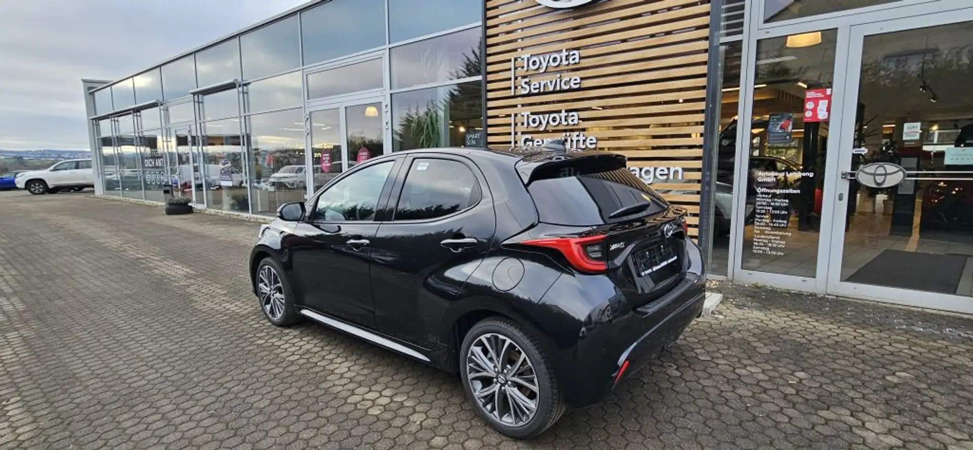 Toyota Yaris Hybrid 130 1.5 VVT-i Style Noir - 2