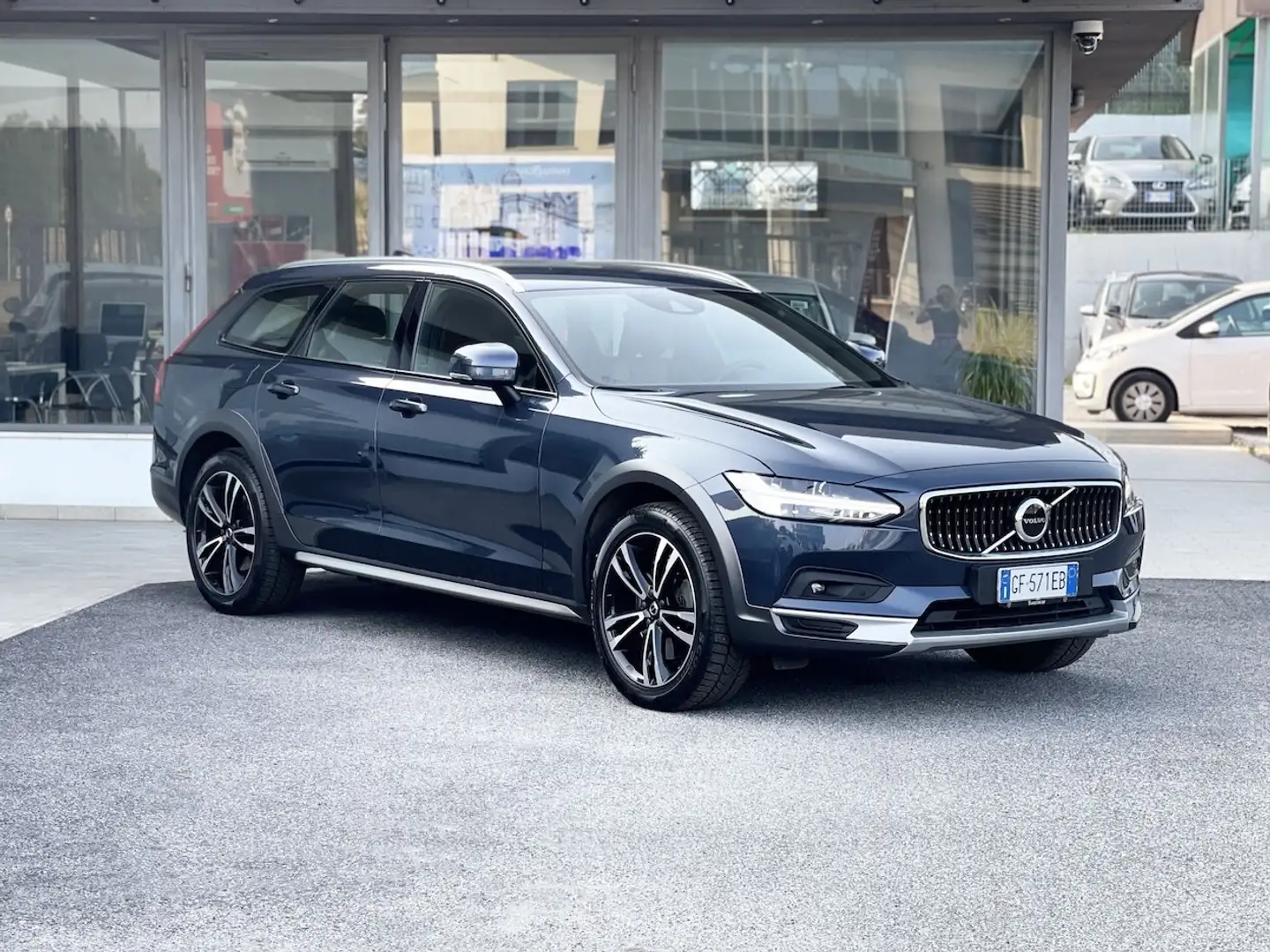 Volvo V90 Cross Country 2.0 Hybrid 250CV E6 AWD Automatica - 2021 Albastru - 1