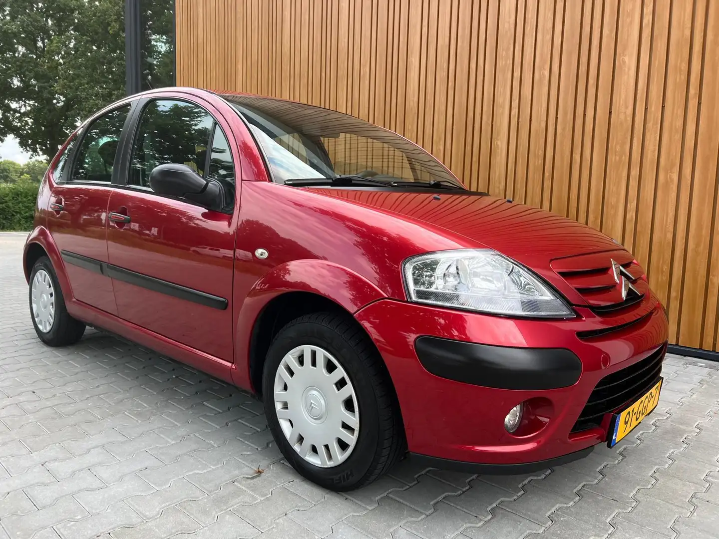 Citroen C3 1.4i LIGNE PRESTIGE + BJ08 + 5DRS + AIRCO + NAVI Rouge - 2