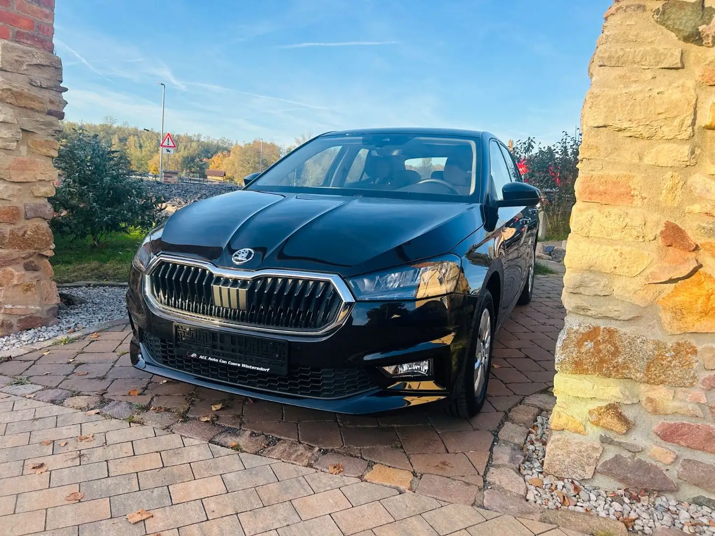 Skoda Fabia Selection 1.0 MPI Sitzheizung Klima Schwarz - 1