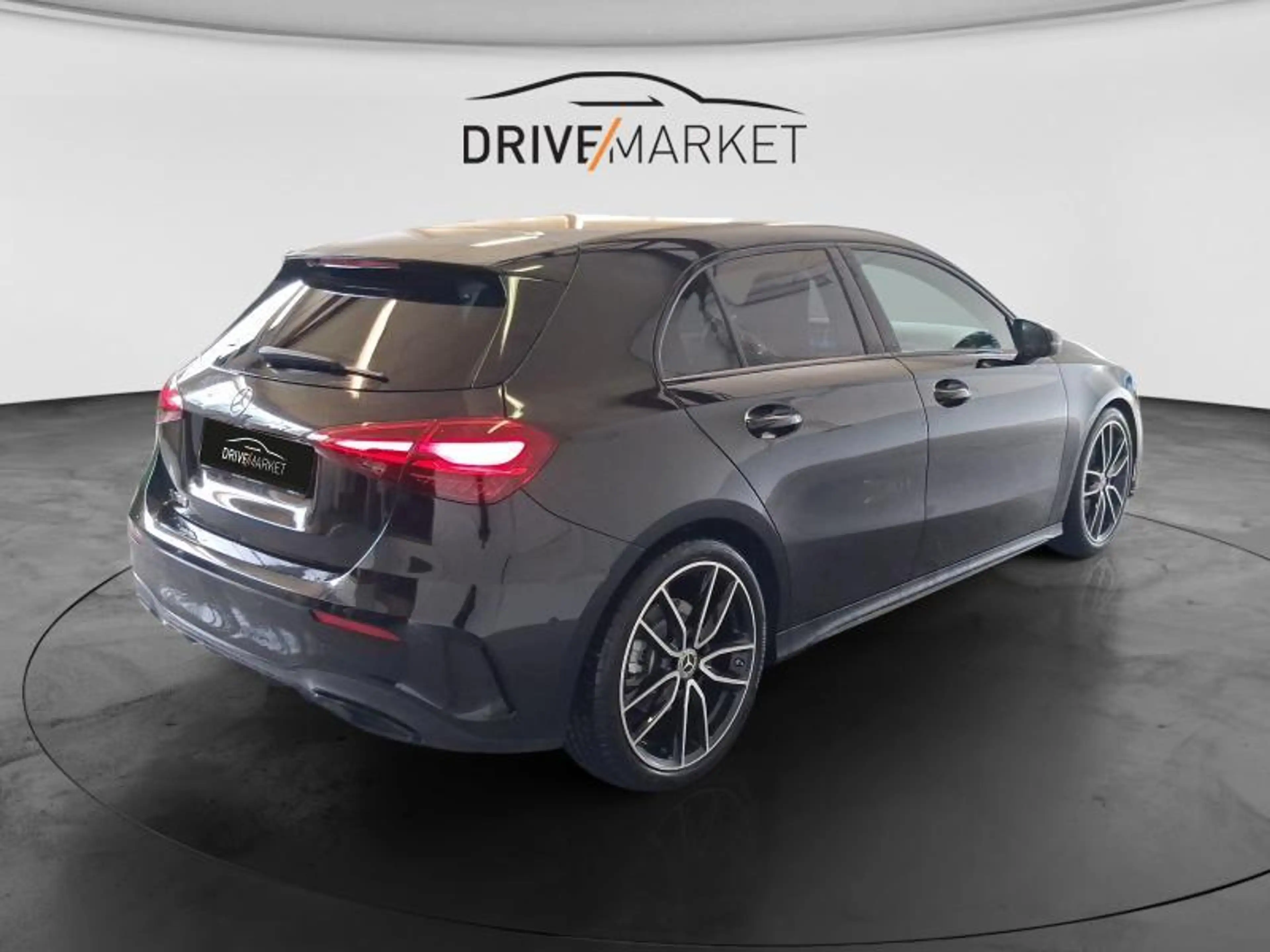 Mercedes-Benz A 200 AMG Line — photo 3