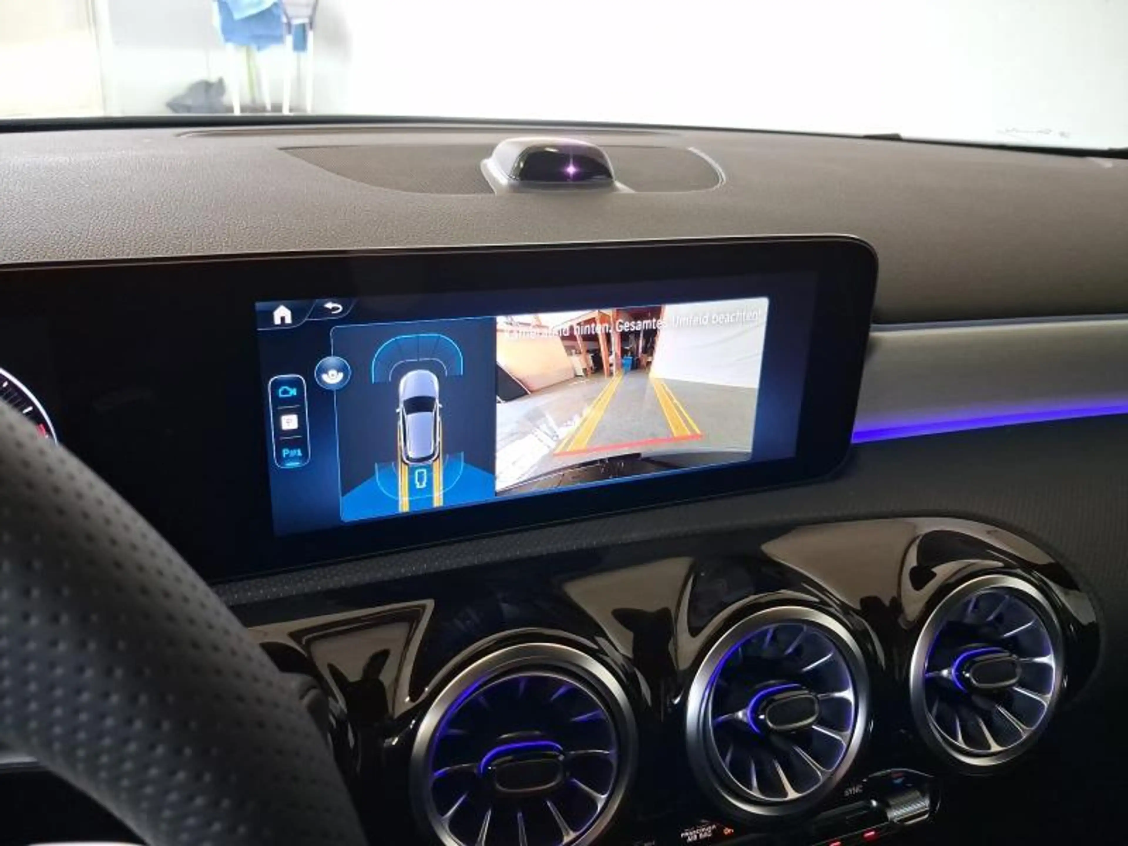 Mercedes-Benz A 200 AMG Line — photo 10