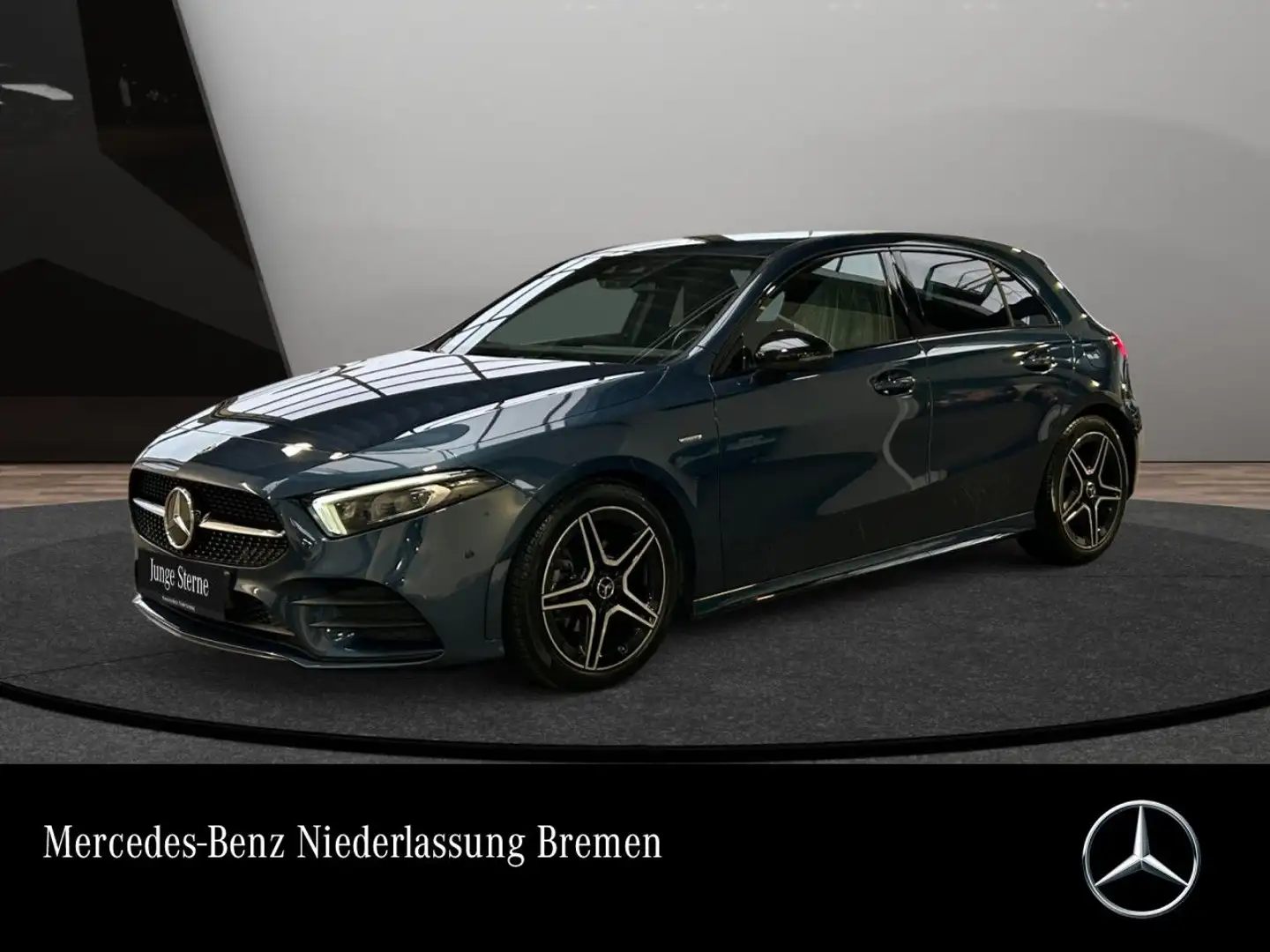 Mercedes-Benz A 180 EDITION 2020+AMG+NIGHT+MULTIBEAM+BURMESTER Blau - 1