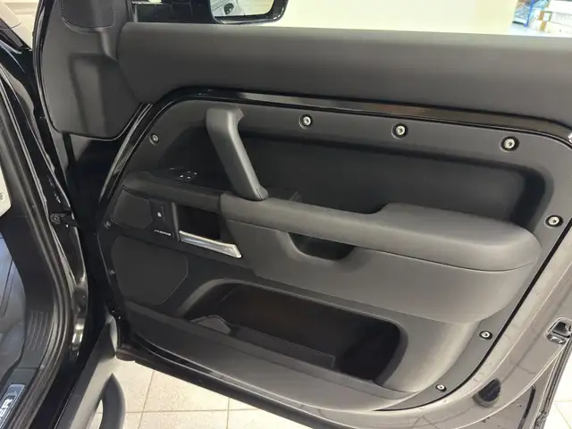 Land Rover Defender view 11