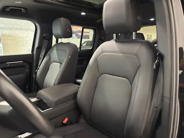 Land Rover Defender view 26