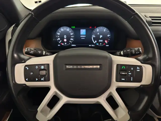Land Rover Defender view 25