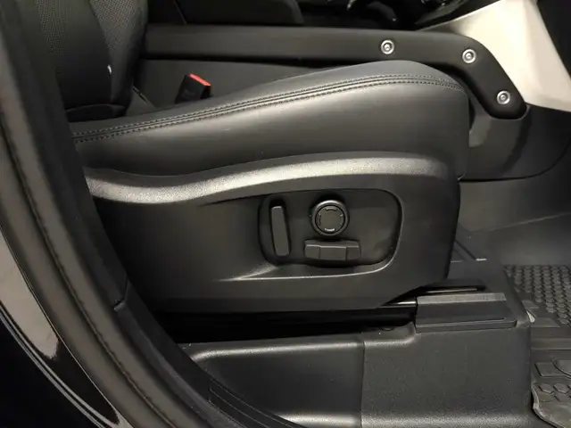 Land Rover Defender view 10