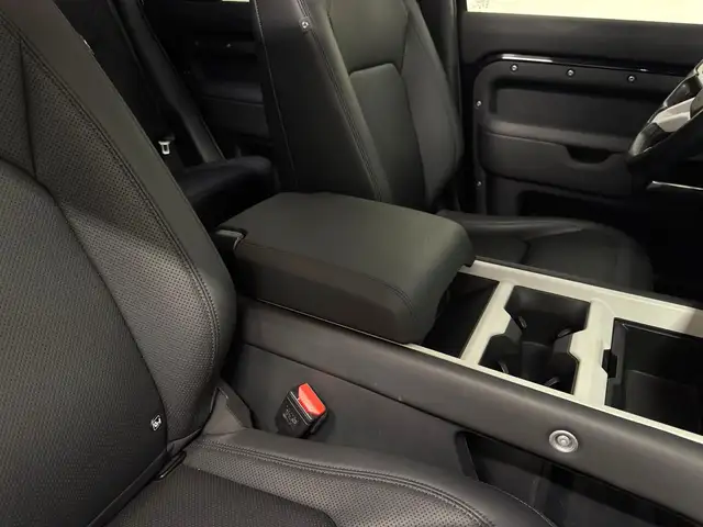 Land Rover Defender view 16