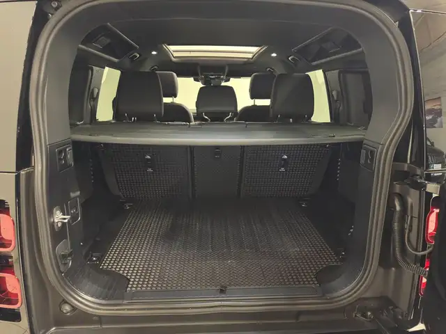 Land Rover Defender view 22