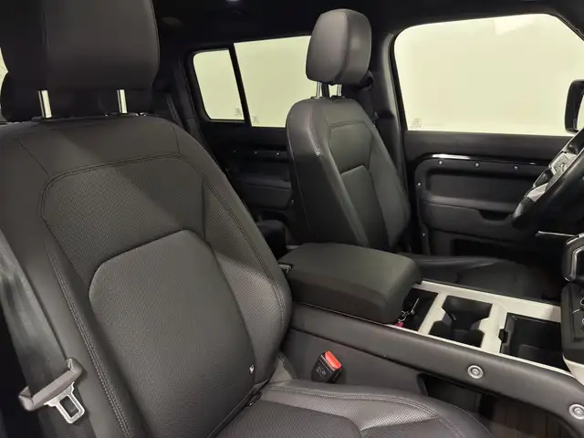 Land Rover Defender view 12