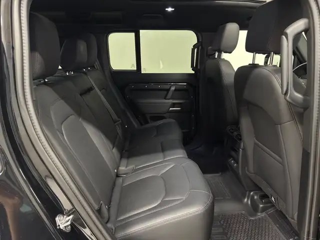 Land Rover Defender view 5