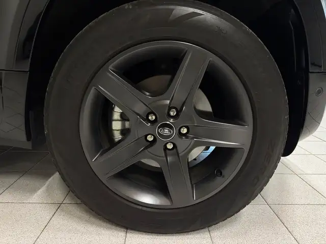 Land Rover Defender view 9
