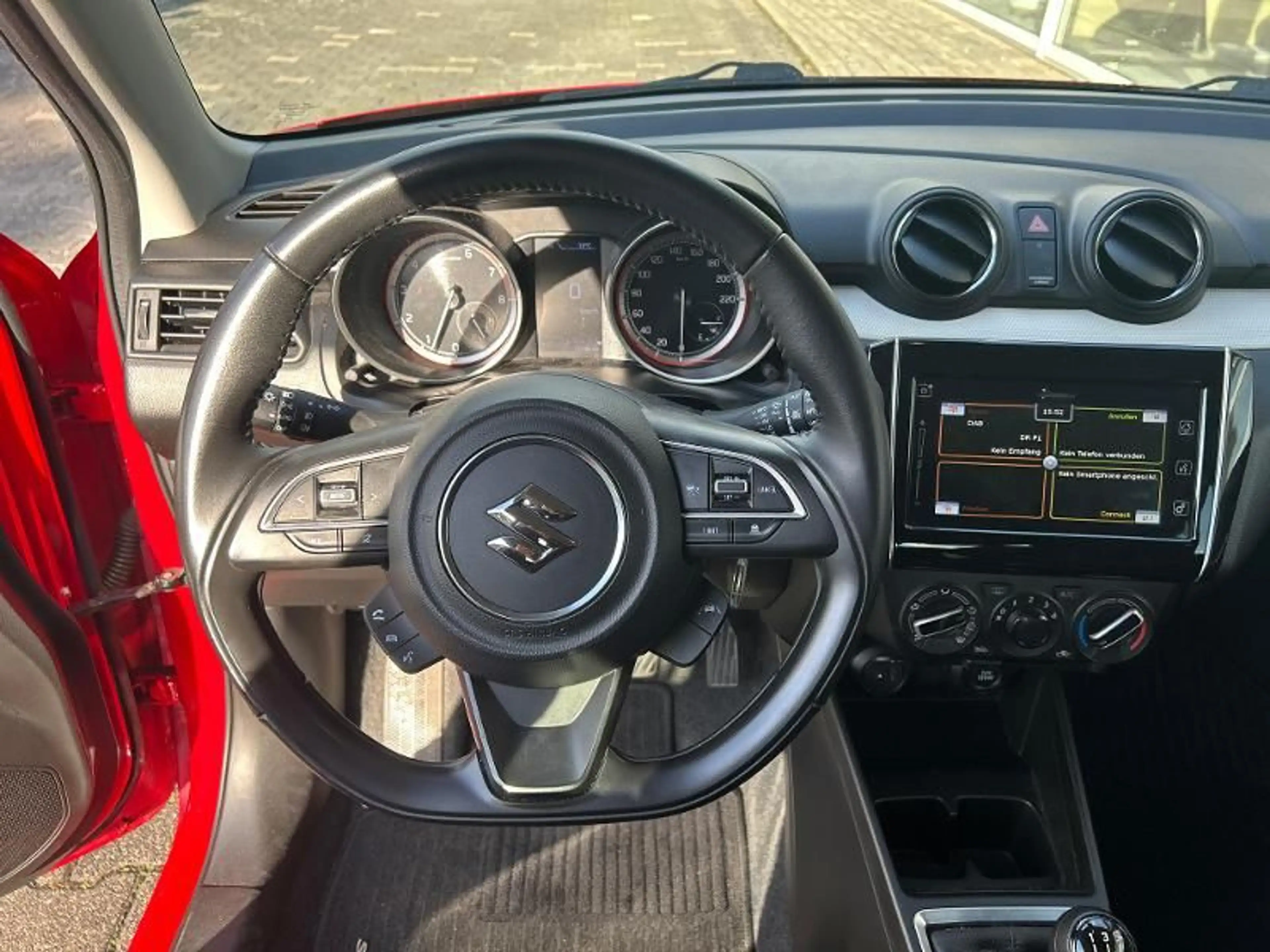 Suzuki Swift SWIFT HYBRID 1.2 Comfort 5MT *Kundenvermittlung* — photo 12