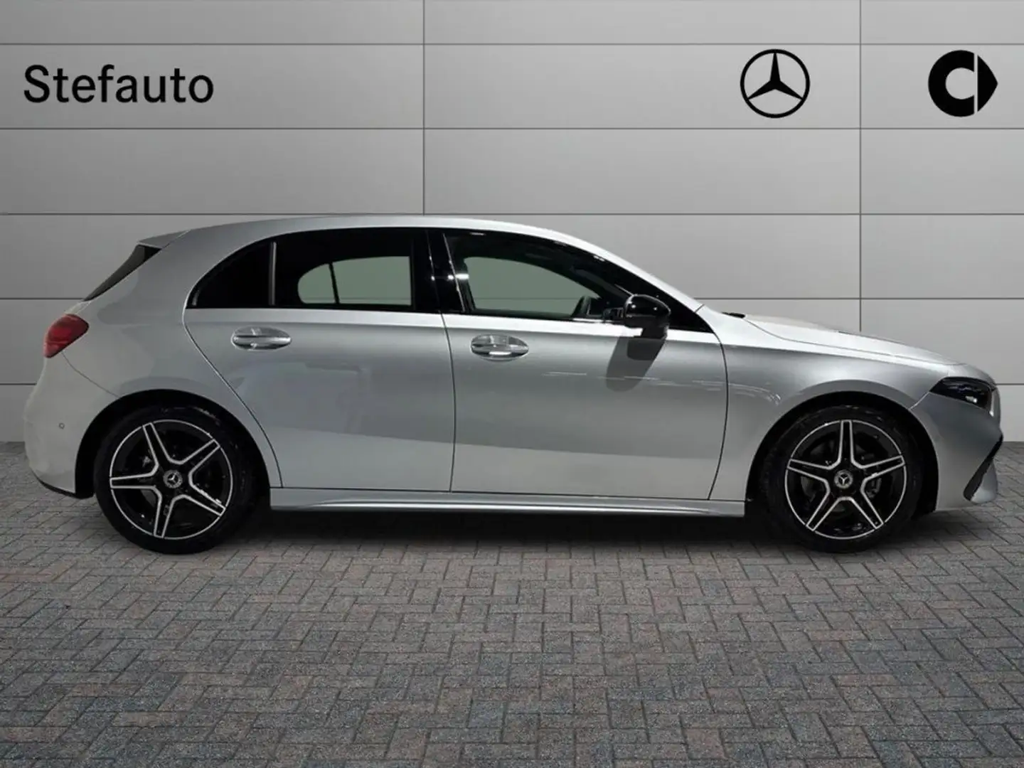 Mercedes-Benz A 180 d Automatic AMG Line Advanced Plus Argento - 2