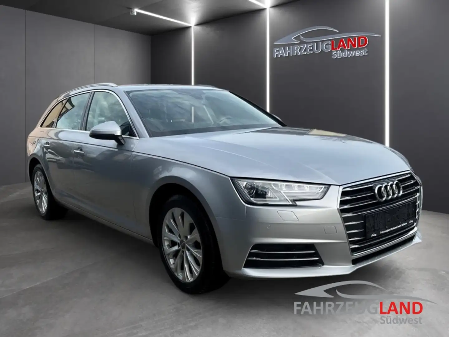 Audi A4 Avant ultra S-Tronic AHK Rückfahr Xenon Standheizu Silber - 2